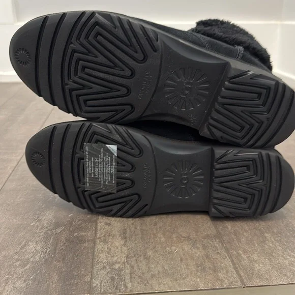 NWOT UGG Romely Heritage Lace-up Suede Boot, size 10 - Picture 8 of 12